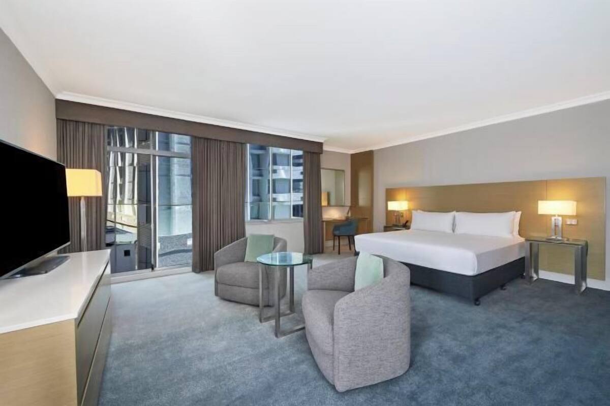 Hypo-allergenic bedding available, pillowtop beds, minibar, in-room safe
