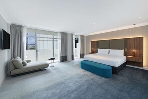 尊貴套房 | 防敏寢具、特厚豪華床墊、迷你吧、房內夾萬