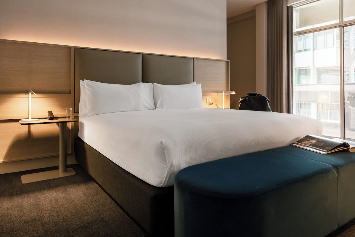 King Executive Room | Hypo-allergenic bedding, pillowtop beds, minibar, in-room safe