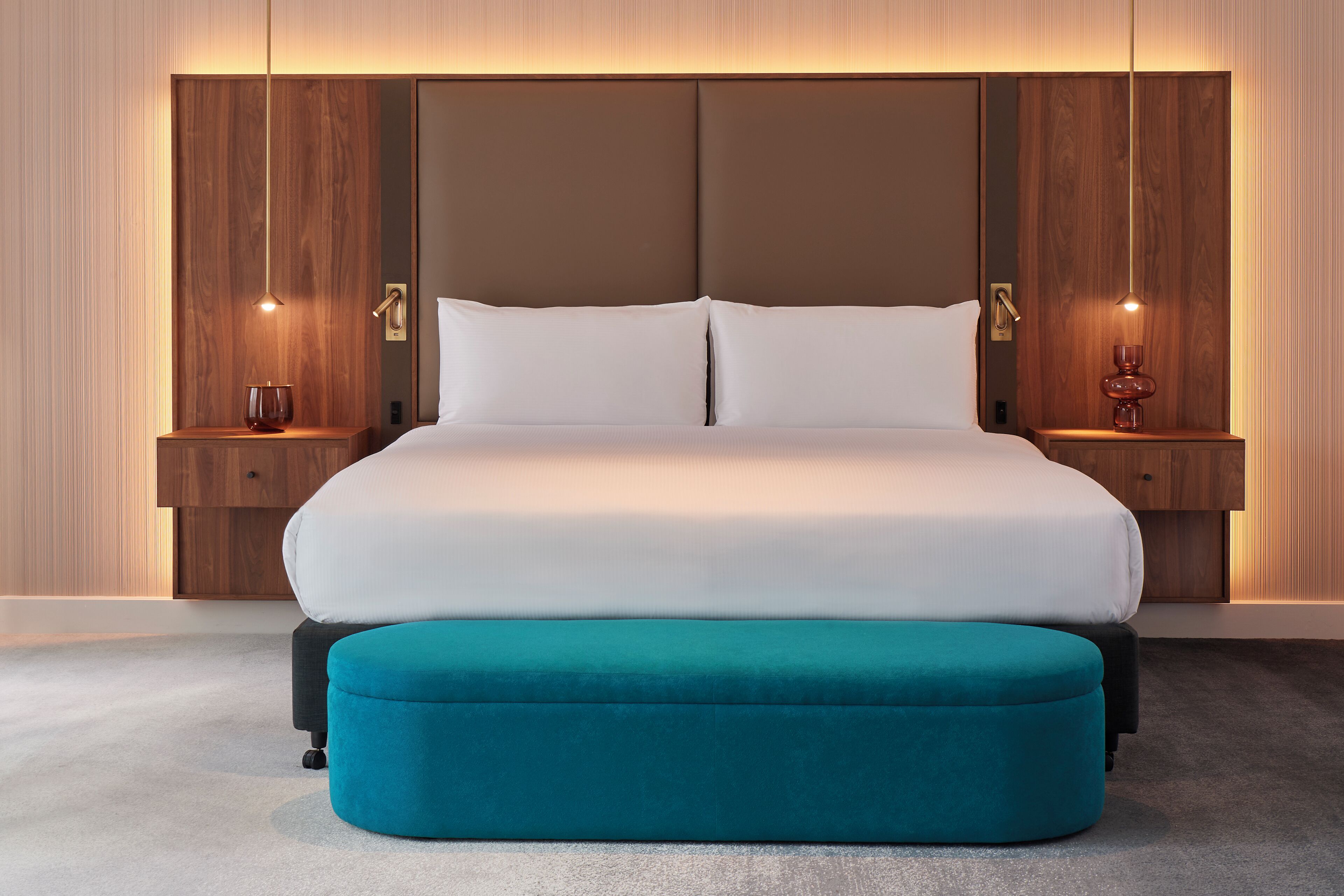 極品套房 | 低過敏寢具、舒適加層、迷你吧、客房內保險箱