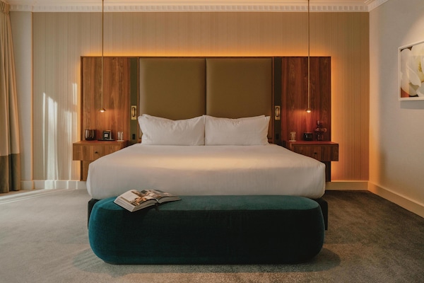 Premier Suite | Peralatan tempat tidur hipoalergenik, tilam berlapik, bar mini