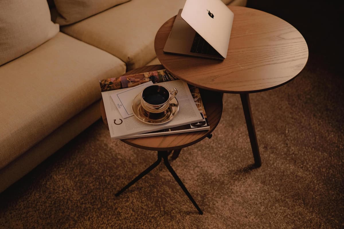 King Executive Room | Living area | 55-inch LED TV with cable channels, TV, pay movies