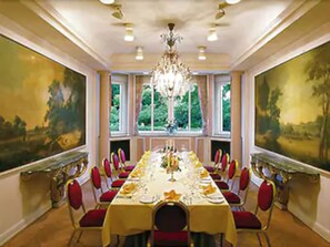 Mittagessen und Abendessen, Speisen im Freien 