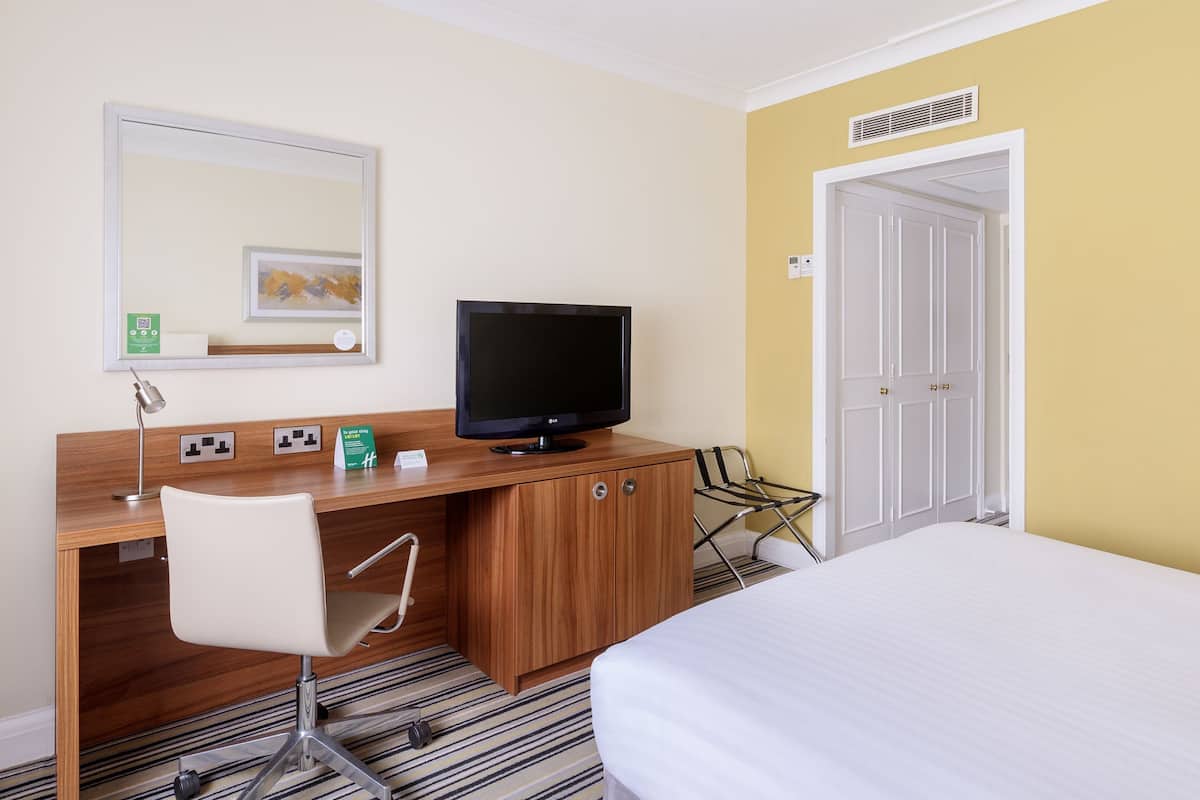 In-room safe, desk, blackout curtains, iron/ironing board