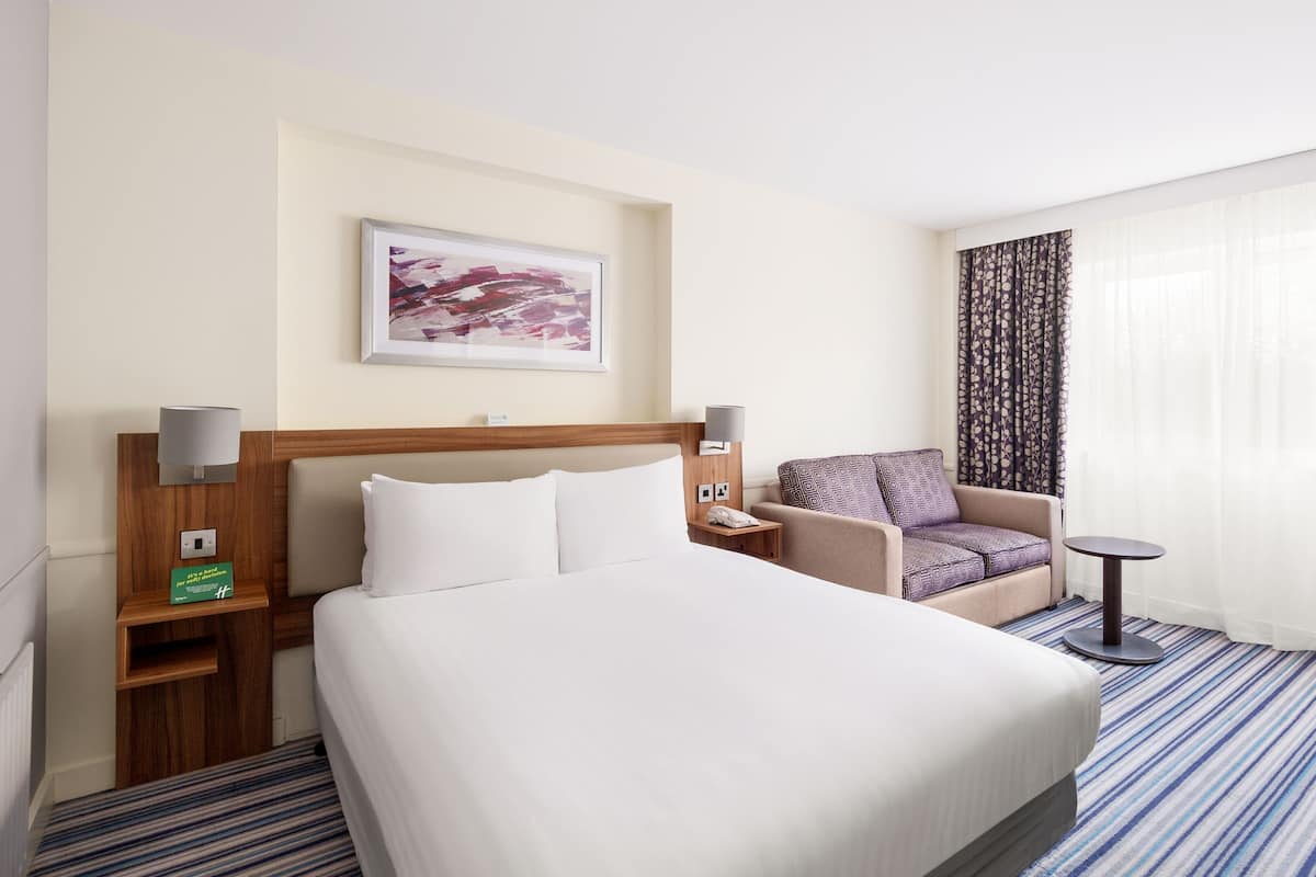 Standard Room, 1 Double Bed with Sofa bed | In-room safe, desk, blackout drapes, iron/ironing board