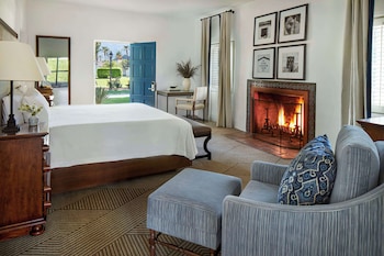 Room, 1 King Bed, Garden View | Premium bedding, minibar, in-room safe, iron/ironing board at La Quinta Resort & Club, Curio Collection by Hilton