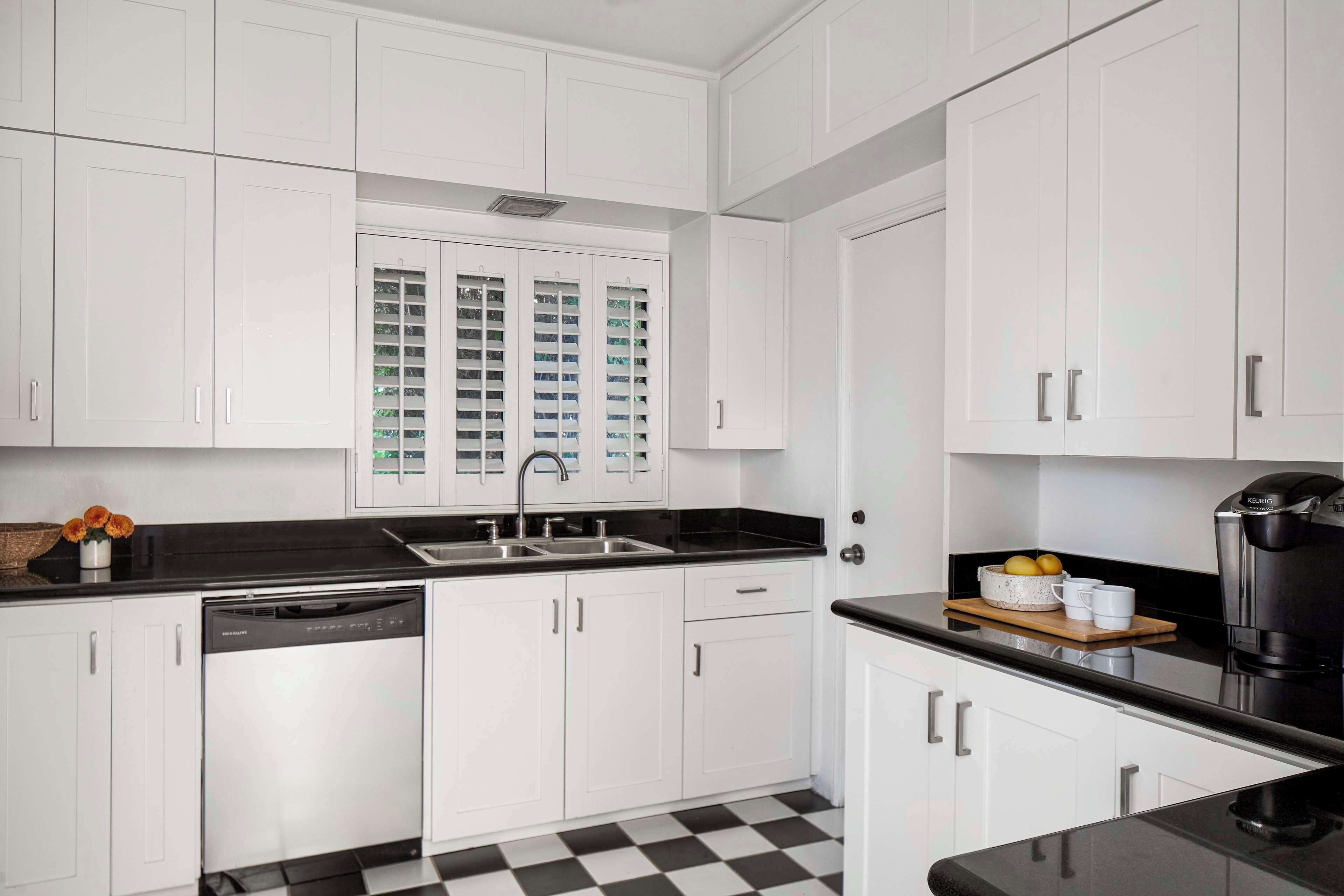 arzner suite  2 bedroom | private kitchen | fridge, coffee/tea maker