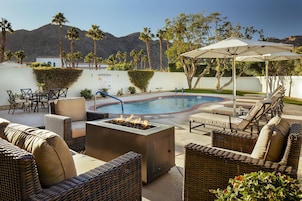 Suite, 1 cama de matrimonio grande con sofá cama, cocina básica | Vistas desde la habitación