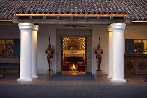 Exterior - La Quinta Resort & Club, Curio Collection by Hilton (La Quinta)