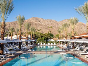 15 outdoor pools, pool cabanas (surcharge), pool umbrellas