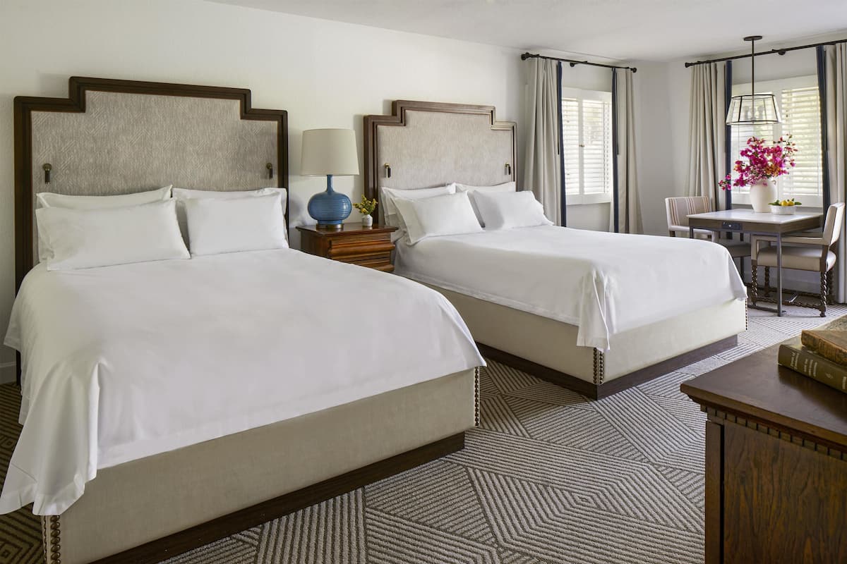 Room, 2 Queen Beds, Mountain View