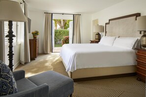 Suíte, várias camas | Roupas de cama premium, frigobar, cofres nos quartos