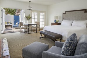 Premium bedding, minibar, in-room safe, iron/ironing board - La Quinta Resort & Club, Curio Collection by Hilton (La Quinta)