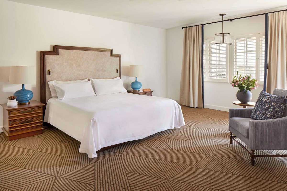 Ropa de cama de alta calidad y minibar