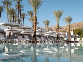 15 outdoor pools, cabanas (surcharge), pool umbrellas
