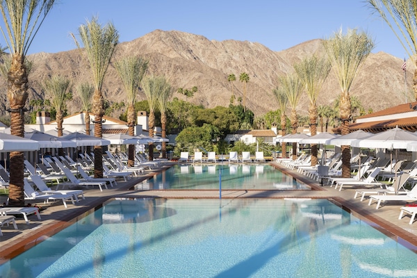 15 outdoor pools, cabanas (surcharge), pool umbrellas