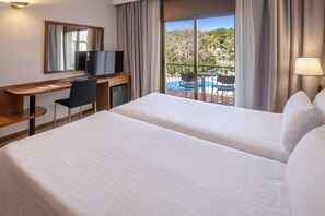 Double or Twin Room | 1 bedroom, minibar, in-room safe, desk