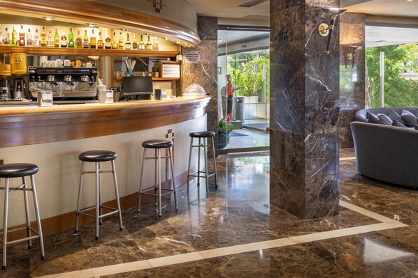 Bar (on property) - Hotel Ciudad de Castelldefels (Castelldefels)