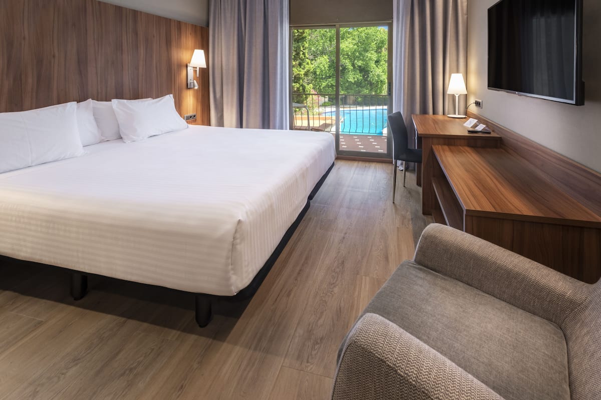 1 bedroom, minibar, in-room safe, desk