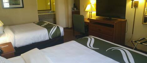 Coffres-forts dans les chambres, fer et planche à repasser