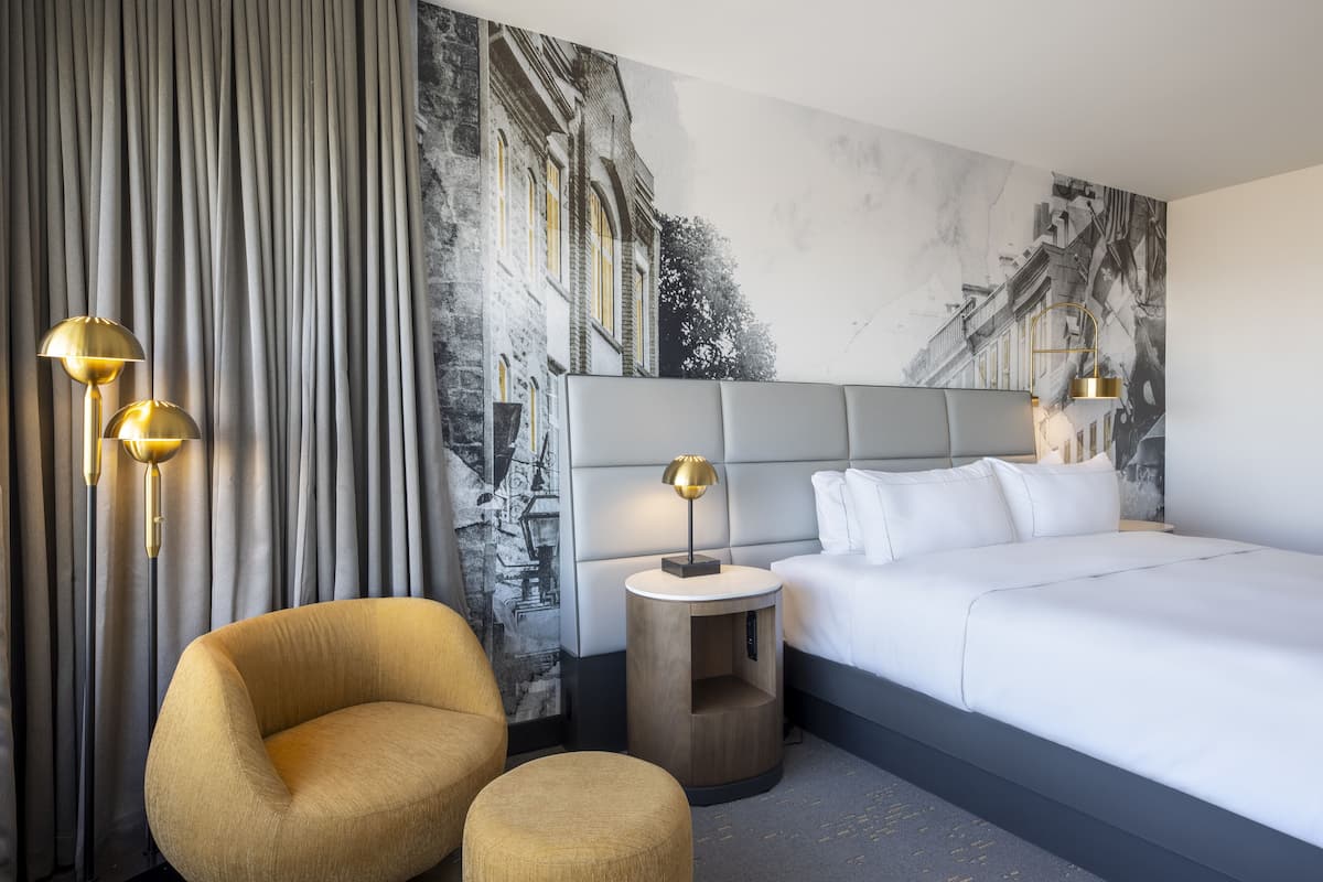 1 slaapkamer, luxe beddengoed, donzen dekbedden, een kluis op de kamer