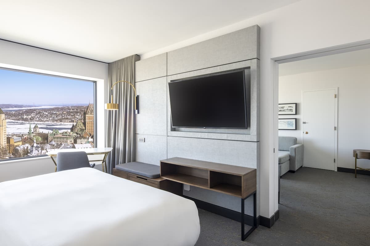 Suite Junior, 1 très grand lit, vue fleuve