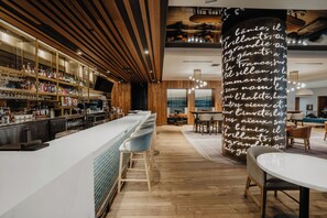 酒吧（店内）
