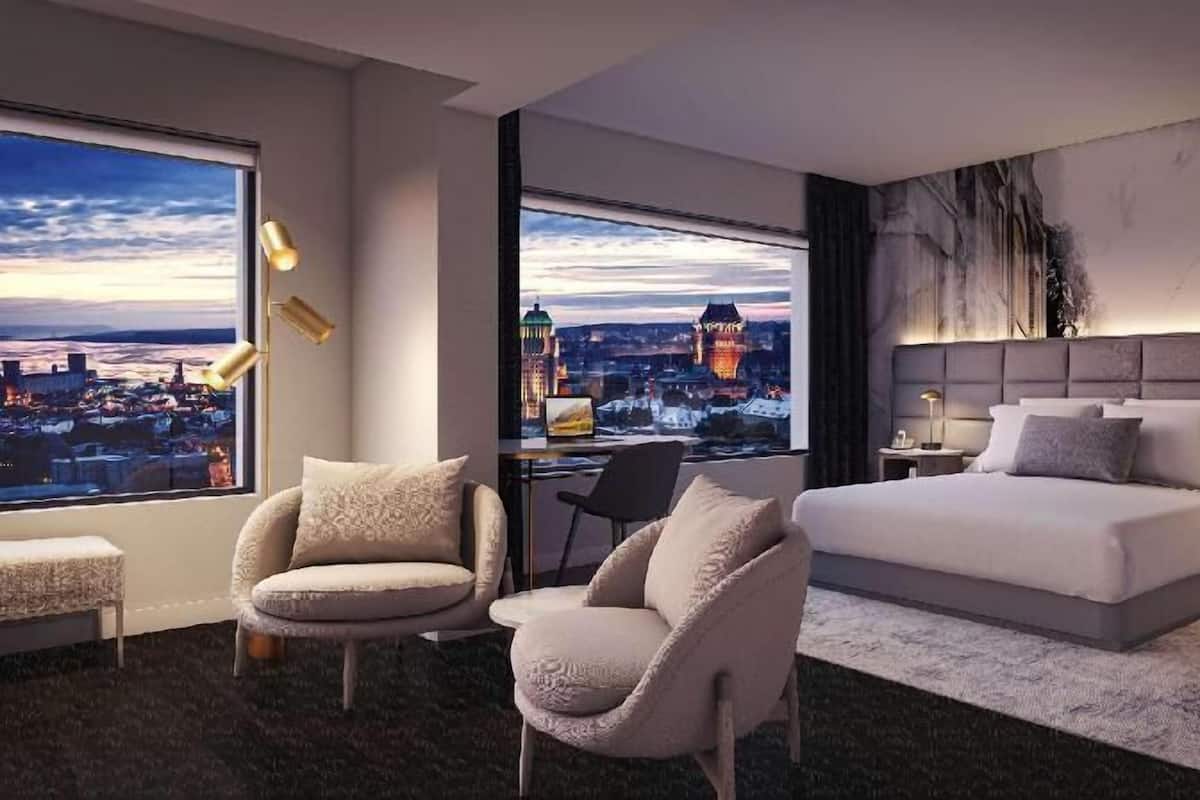 Premium bedding, down comforters, in-room safe, desk