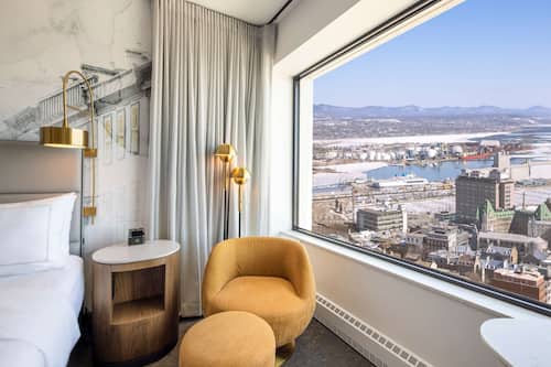 Chambre exécutive, 1 très grand lit, vue sur le fleuve | Vue de la chambre