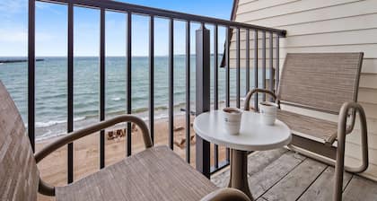 Best Western Plus Dockside Waterfront Inn