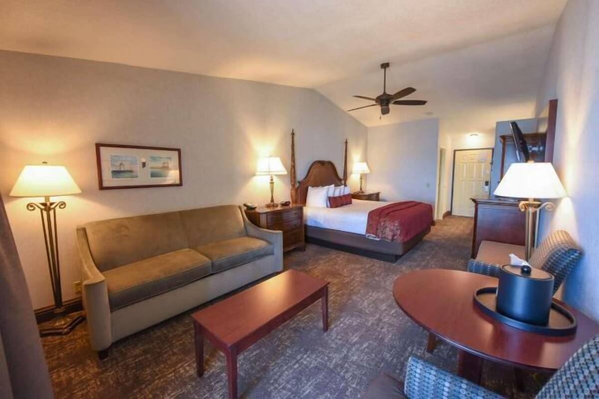 Desk, soundproofing, iron/ironing board, cots/infant beds