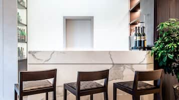 Bar (in der Unterkunft)