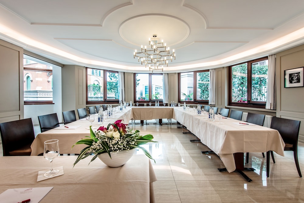 Hotel Federale Lugano by null