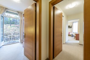 Family Room (Comfort)