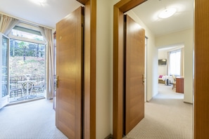 Family Room (Comfort)