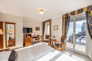 파노라믹 더블룸 | 저자극성 침구, 객실 내 금고, 책상, 암막 커튼