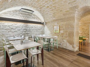 Daily buffet breakfast (EUR 13 per person) - ibis Styles Paris République (Paris)