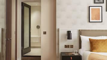 Superior Room, 1 King Bed with Sofa bed | Premium bedding, pillow-top beds, free minibar, in-room safe
