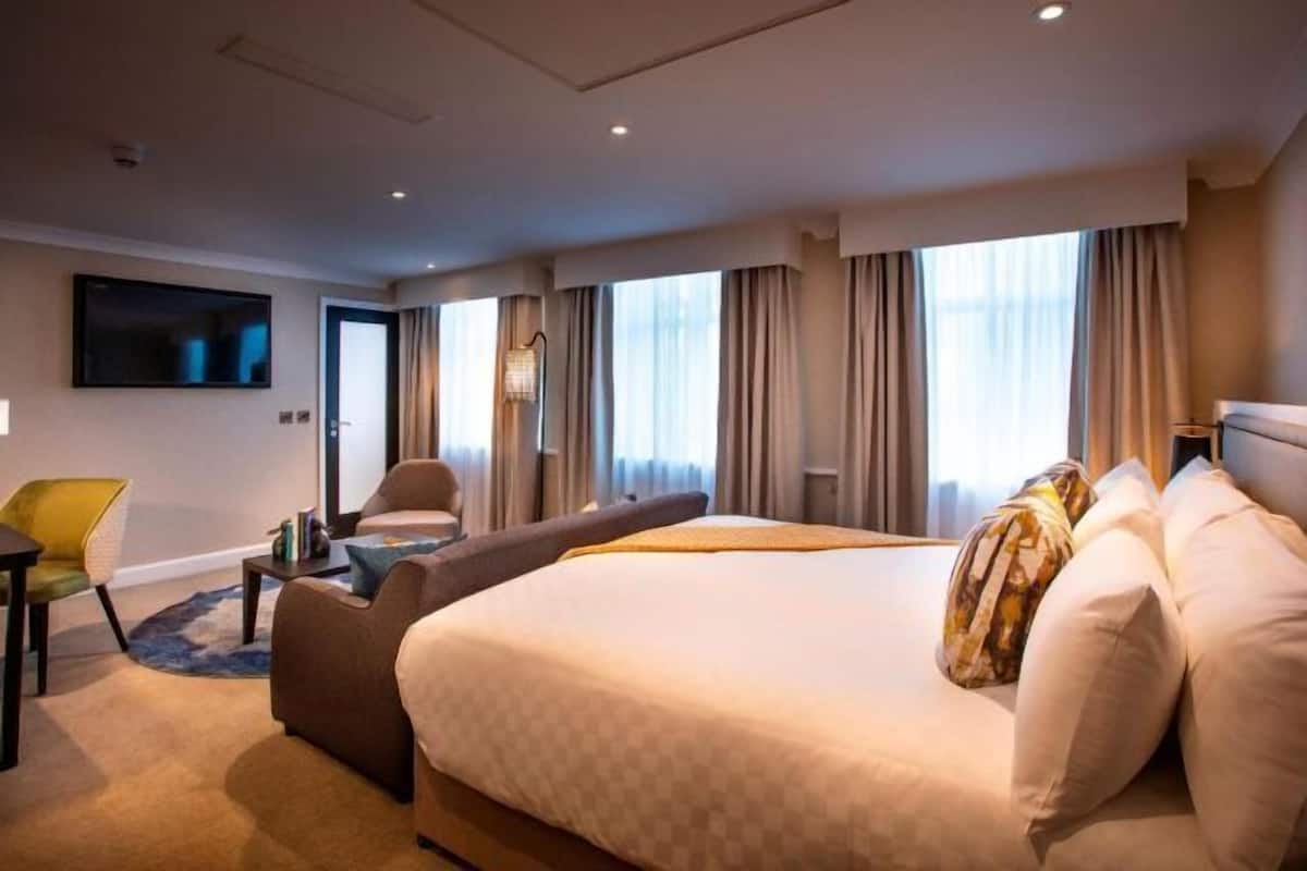 1 chambre, literie de qualité, lit avec matelas à plateau-coussin