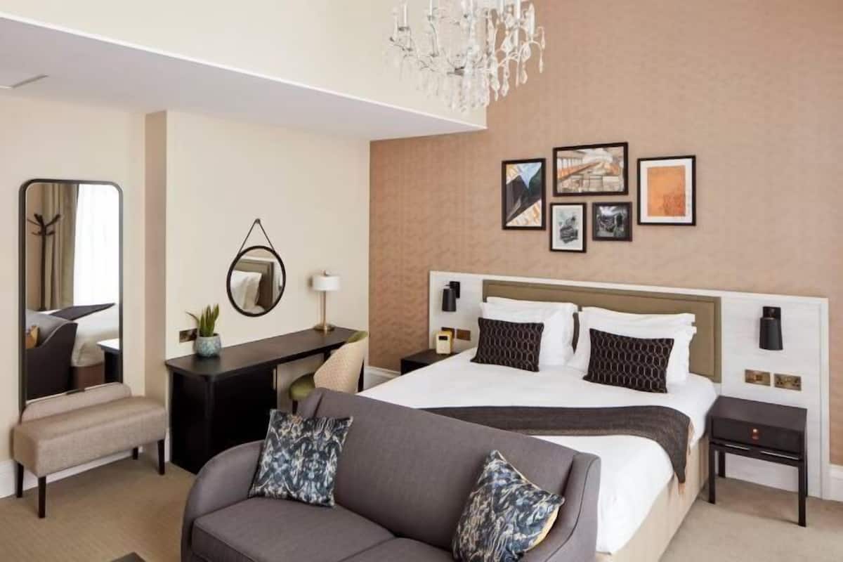 1 chambre, literie de qualité, lit avec matelas à plateau-coussin
