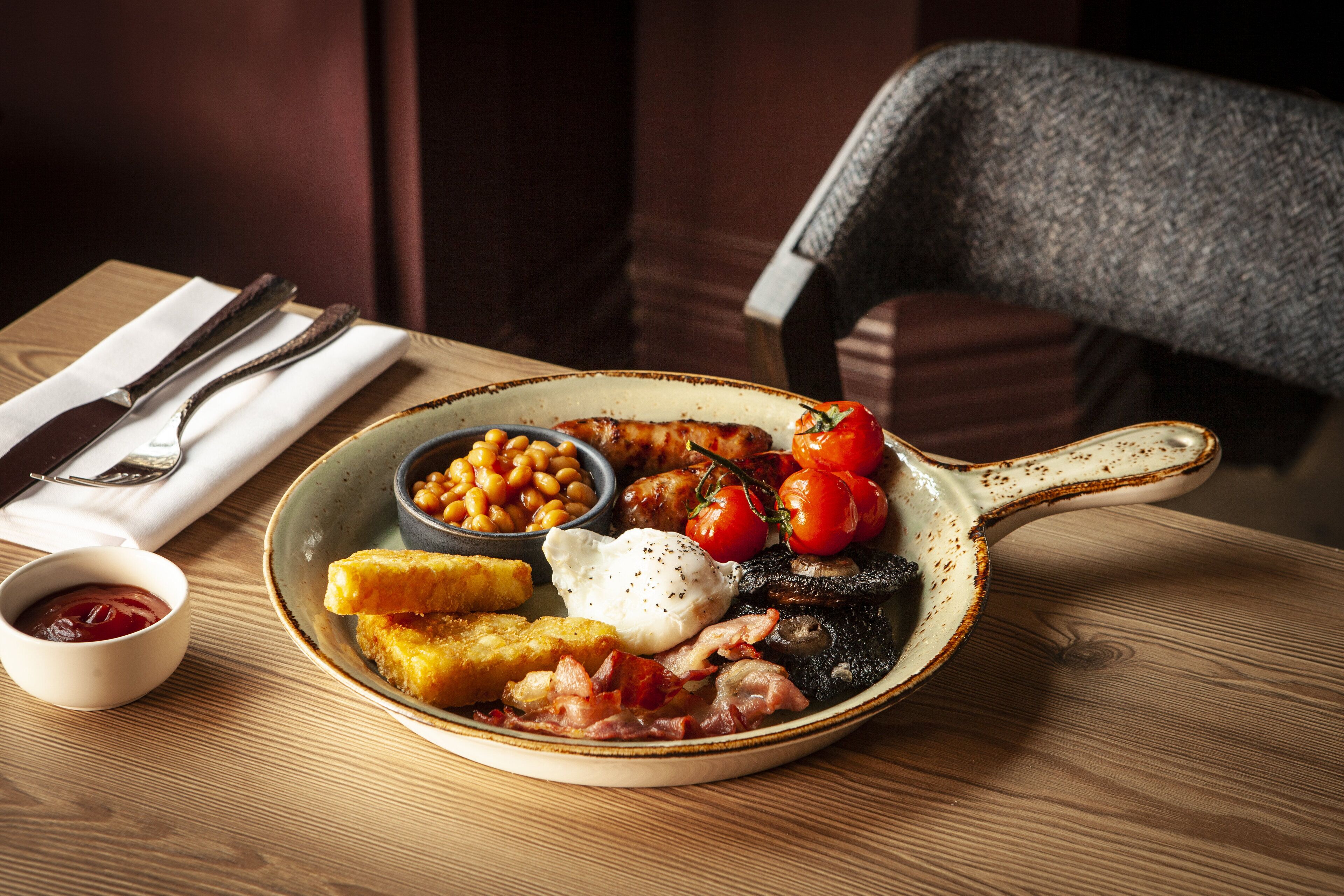 Daily English breakfast for a fee
