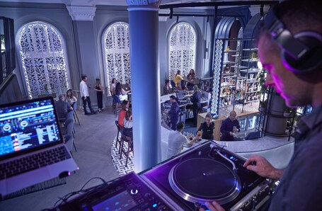 The Clermont London, Victoria - view 3