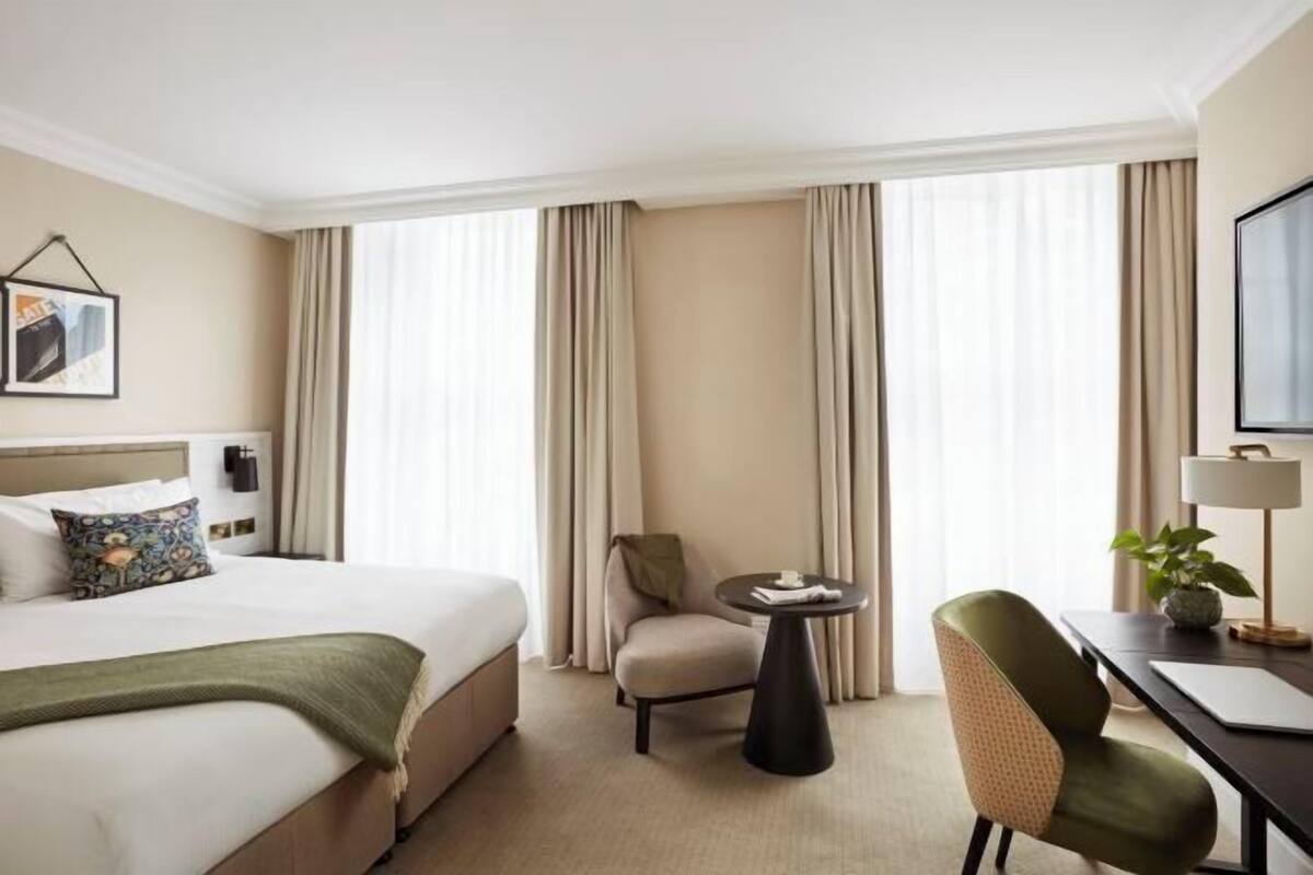 Premium bedding, pillowtop beds, minibar (free items), in-room safe