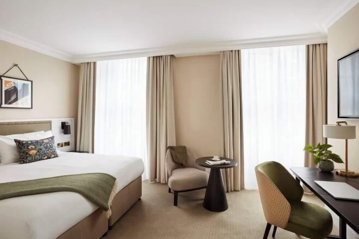 1 chambre, literie de qualité, lit avec matelas à plateau-coussin