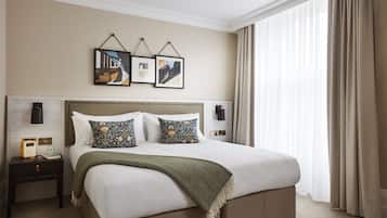 Rom – deluxe, 1 kingsize-seng | Sengetøy av topp kvalitet, senger med overmadrass og minibar (inkludert)