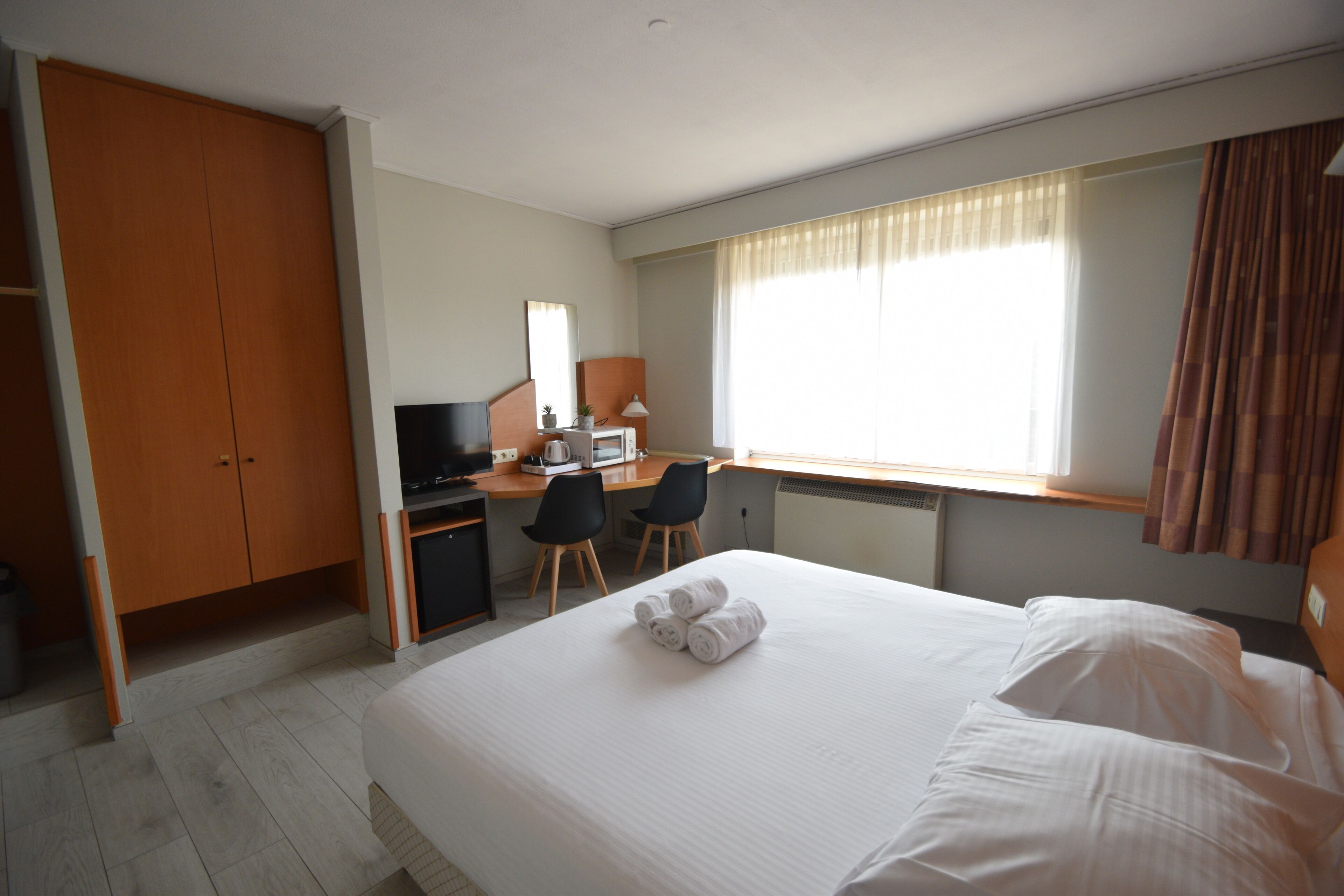 Junior Suite with daily cleaning | 迷你吧、办公桌、婴儿床、免费 WiFi