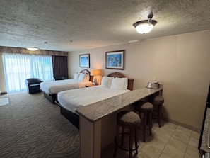 Blackout drapes, iron/ironing board, free WiFi, bed sheets - Promenade Inn & Suites Oceanfront (Seaside)