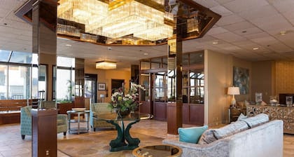 Promenade Inn & Suites Oceanfront