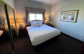 Executive Suite, 1 King Bed with Sofa bed, Ocean View