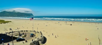 Promenade Inn & Suites Oceanfront